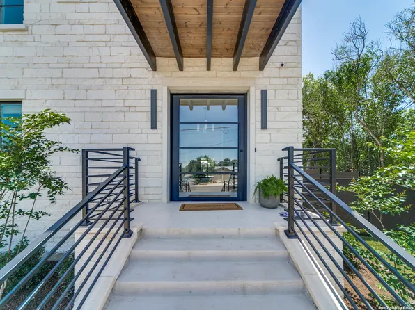 401 Oak Park Dr Unit B, Boerne, TX 78006
