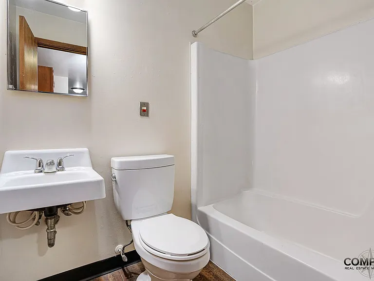 417 Washington St Apartments — Photo 12