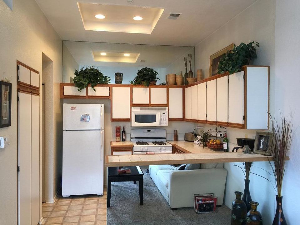 Full size kitchen