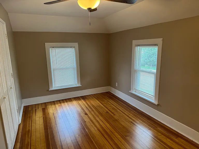 121 Terwilliger Ave — Photo 17