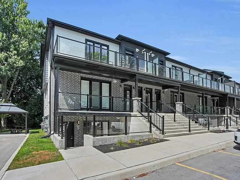 634 Commissioners Rd W #39 — Photo 7