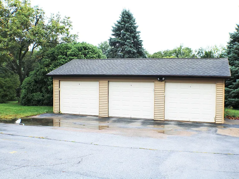 2050 Holiday Rd #B2 — Photo 24