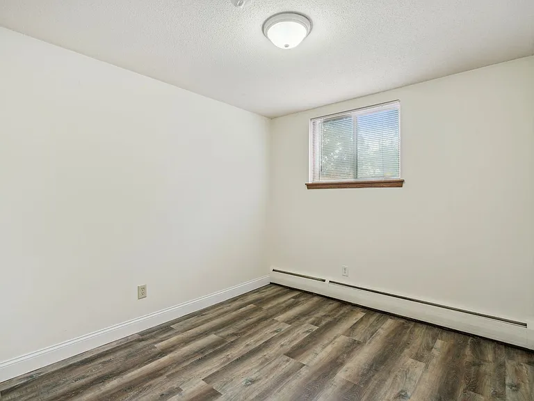 5547 Lyndale Ave N — Photo 12