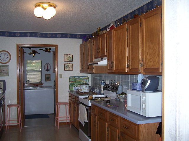 2nd image of 2810 Paula Dr