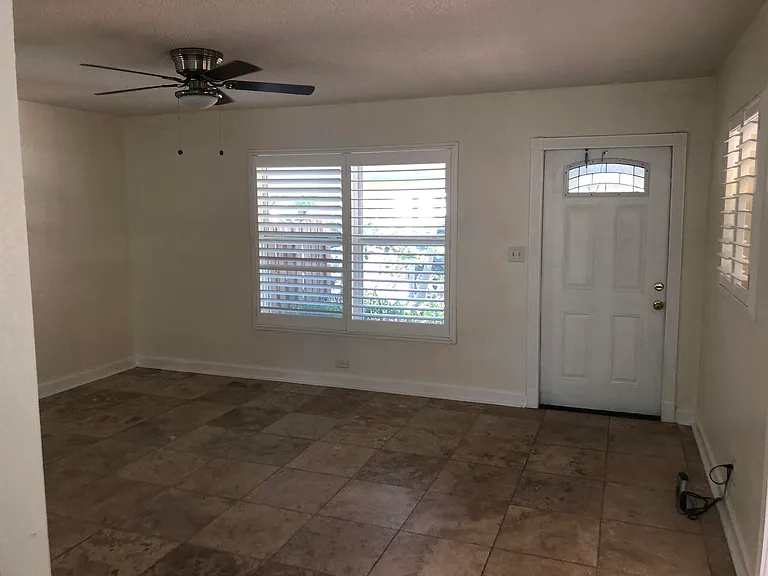 3160 NW 6th Ave — Photo 9