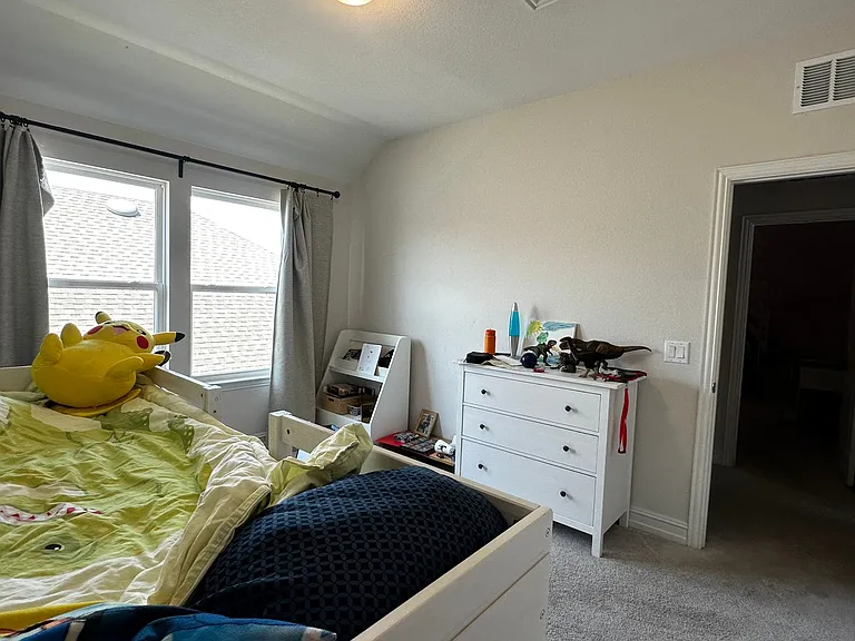 2616 Melrose Dr — Photo 4