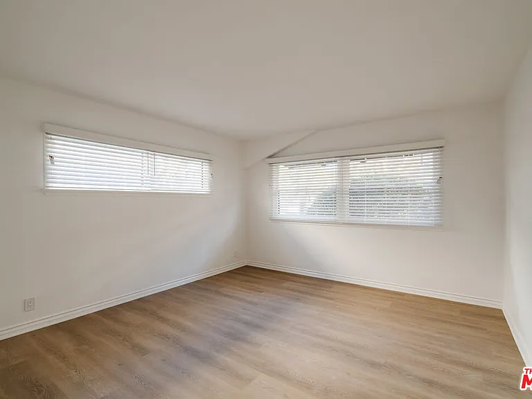 1147 Horn Ave #5 — Photo 6