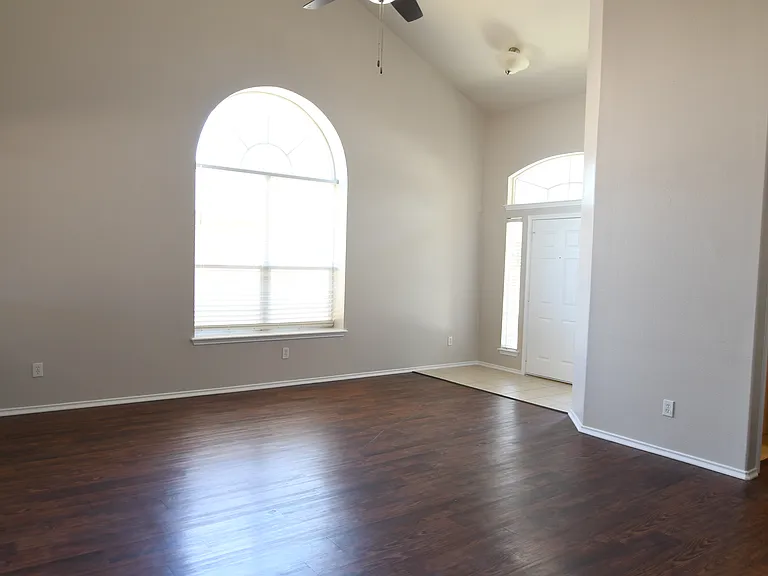 1008 Starlight Dr — Photo 10