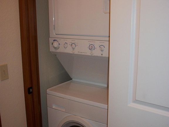 4th image of 3424 Lombard Ave APT 1