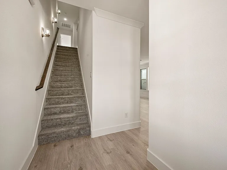 2629 Tanager St — Photo 3