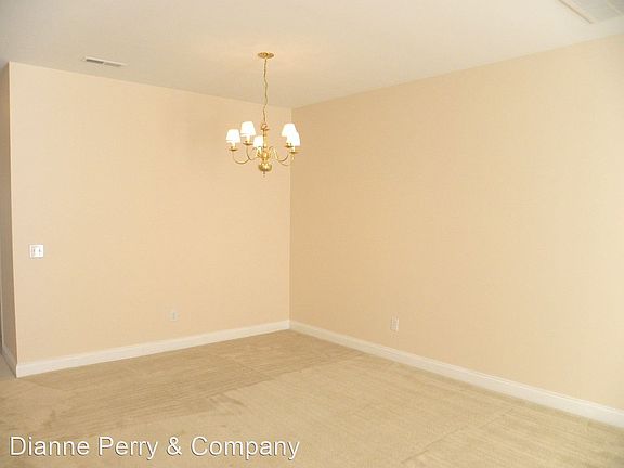 3rd image of 1604 Honeybee Ln