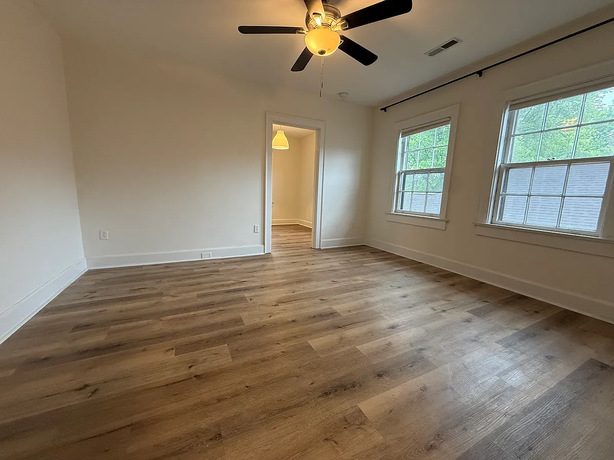 Building Photo - 916 Luttrell St #4