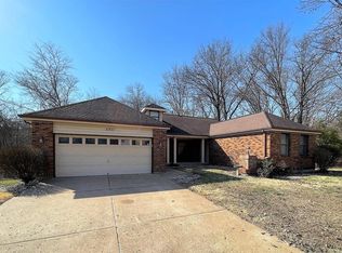 5801 Brookstone Terrace Dr, Saint Louis, MO 63129