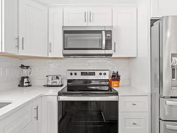4th image of 84 4th St