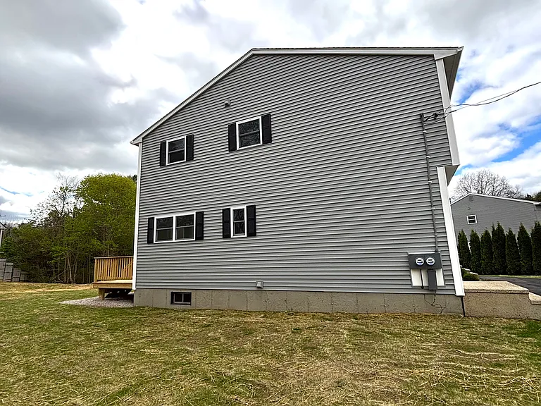 Acorn Dr — Photo 14