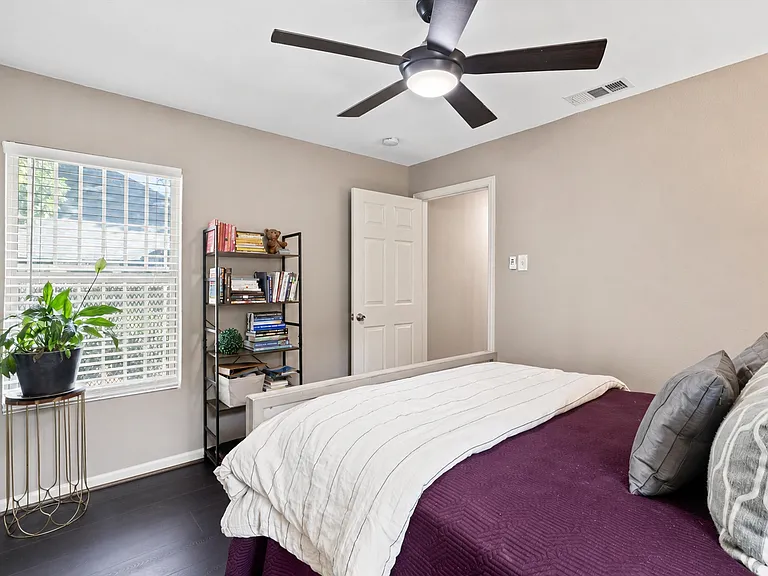 1130 S Montreal Ave — Photo 15