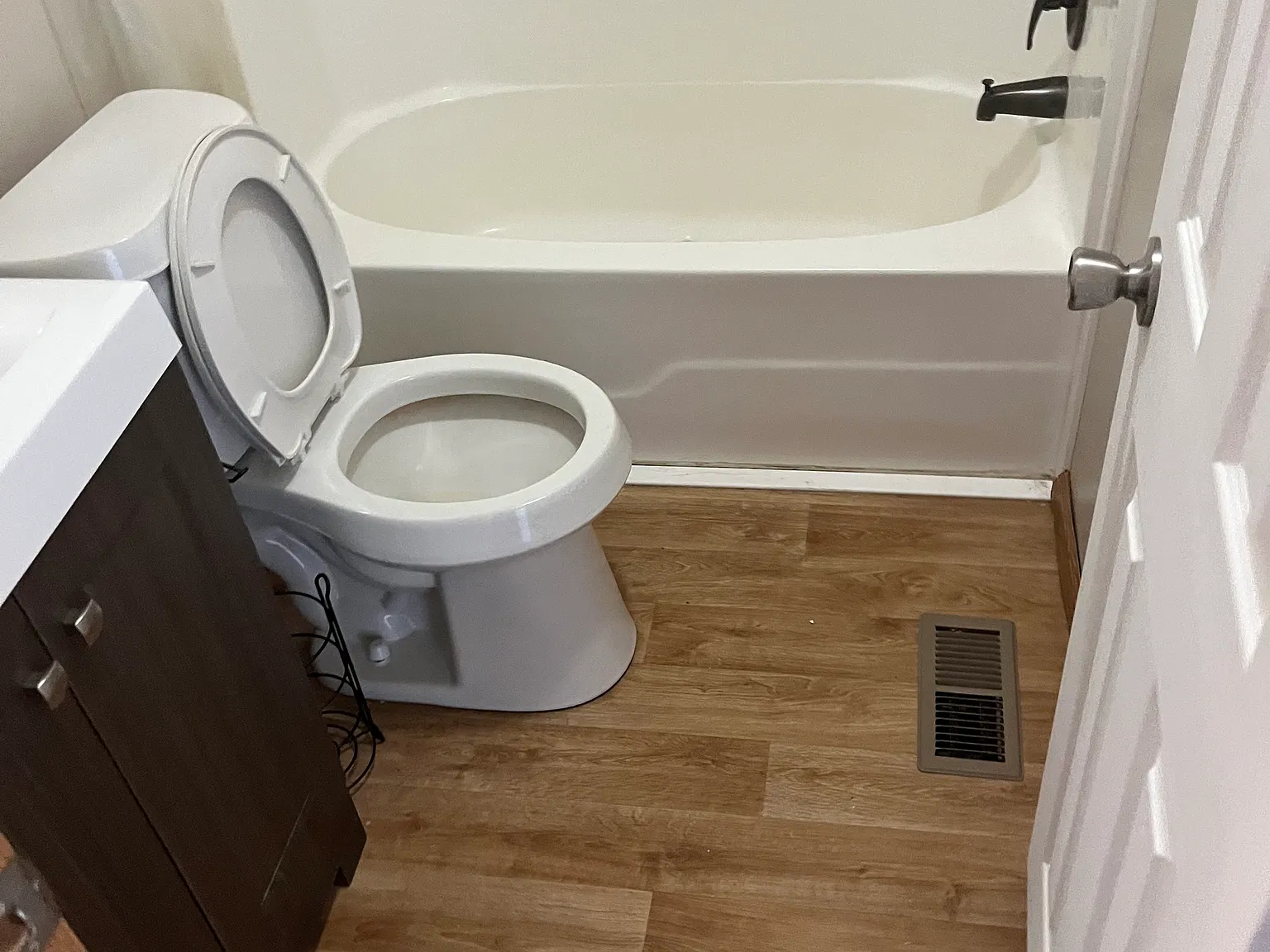 3 bed, 952 sqft, $1,500 — Photo 2