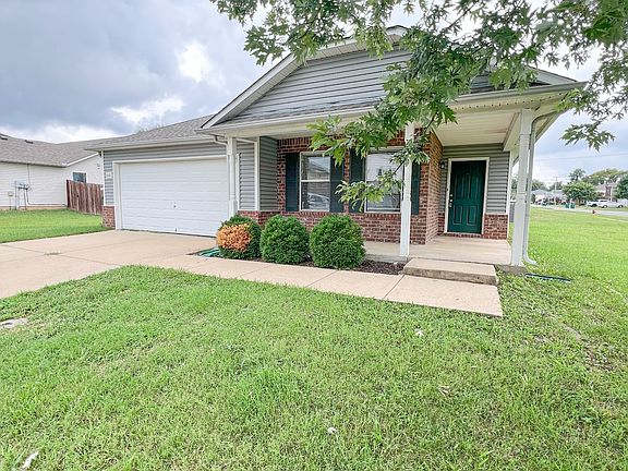 2nd image of 2135 Carlton Ln