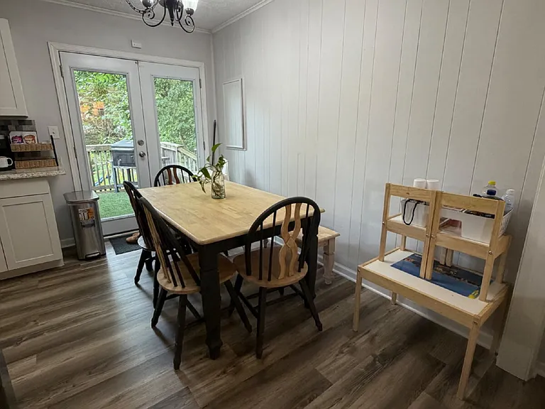 726 Lafayette Rd — Photo 5