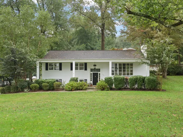 1521 Forest Villa Ln, Mc Lean, VA 22101
