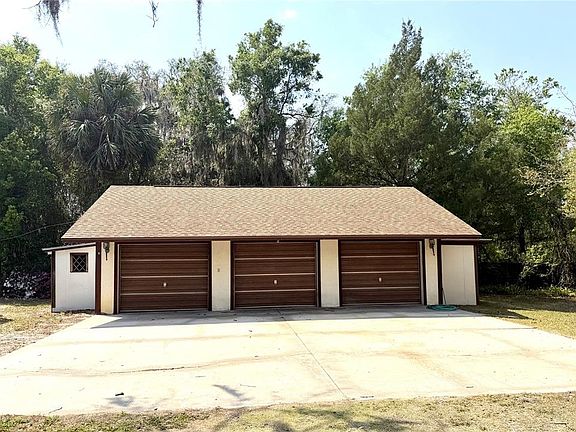 3rd image of 301 Shady Woods Rd