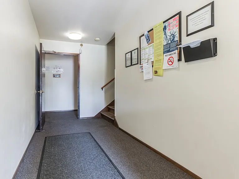 622 Laurel Ct — Photo 10