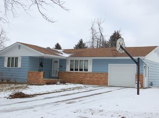 1726 Viking Rd, Worthington, MN 56187