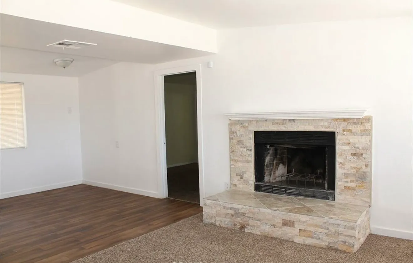 4 bed, 1364 sqft, $2,600 — Photo 3