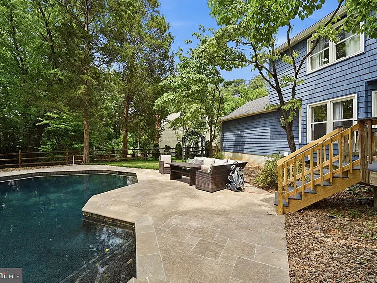 5610 Cavalier Woods Ln — Photo 46
