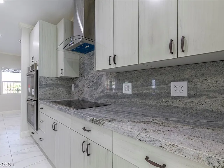 60 E Levi Ave — Photo 25
