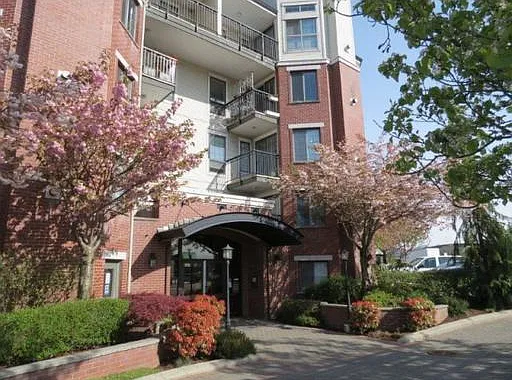 Studio, 1.0 bath, 420 sqft, $1,375 — Photo 3