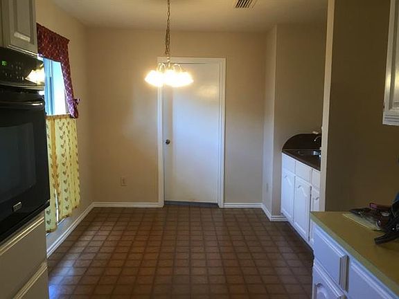 4th image of 3010 Berkshire Dr