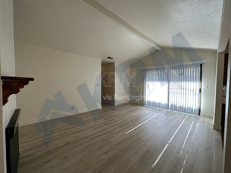 2903 Whittier Ct — Photo 4