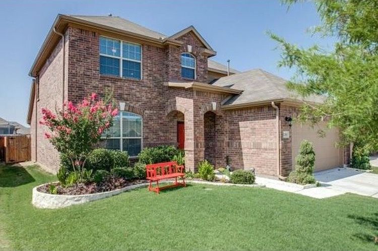 1st image of 2320 Castle Creek Dr