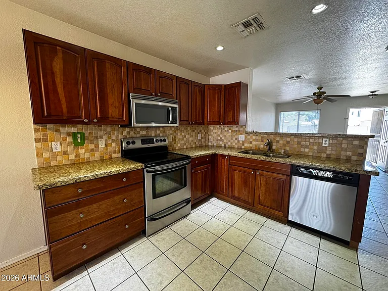 13220 W Calavar Rd — Photo 6