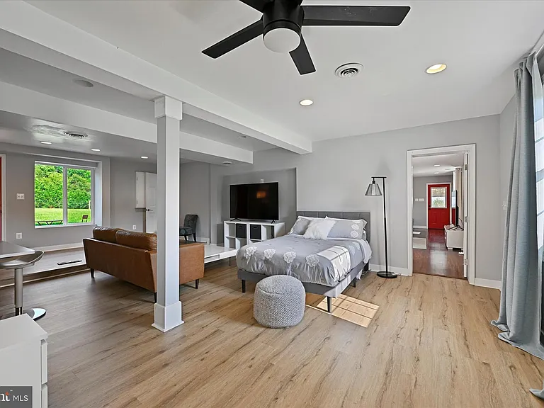 10533 Stevenson Rd — Photo 34