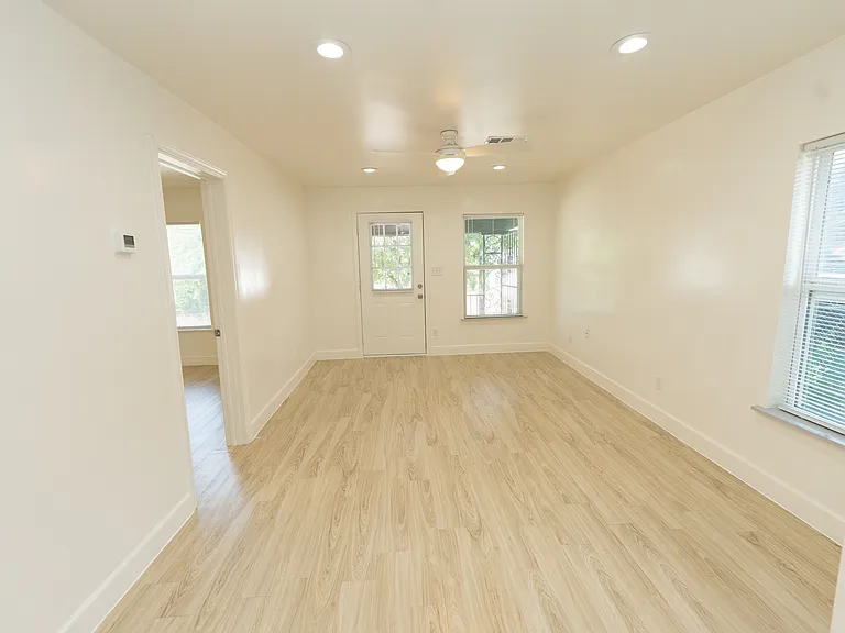 510 N Denver St — Photo 2