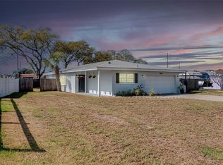 10618 Orange Blossom Ln, Seminole, FL 33772