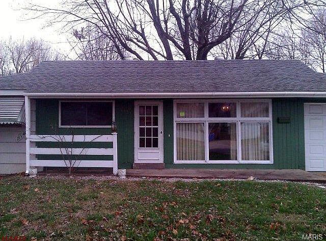 1st image of 1835 Clover Ln
