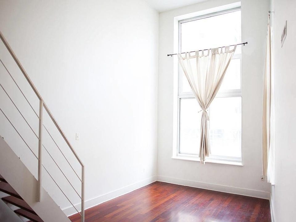 1st image of 16 Meserole St #3AA