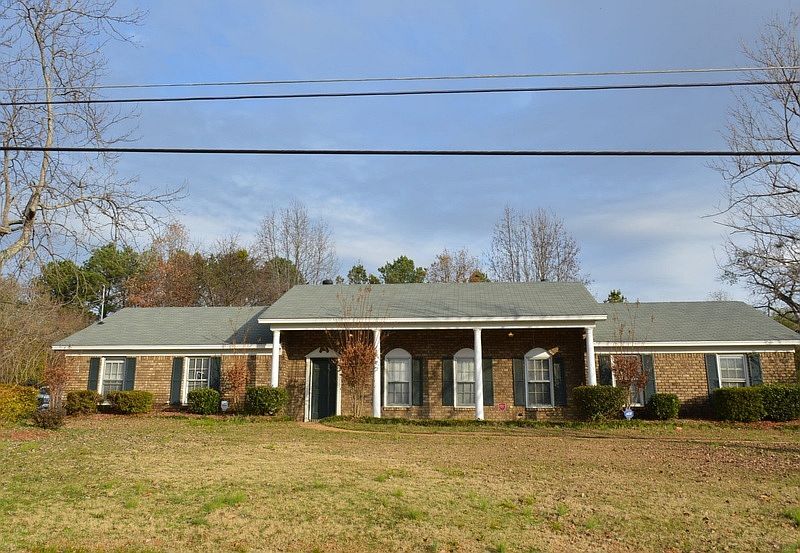 1st image of 1330 Montrose Dr