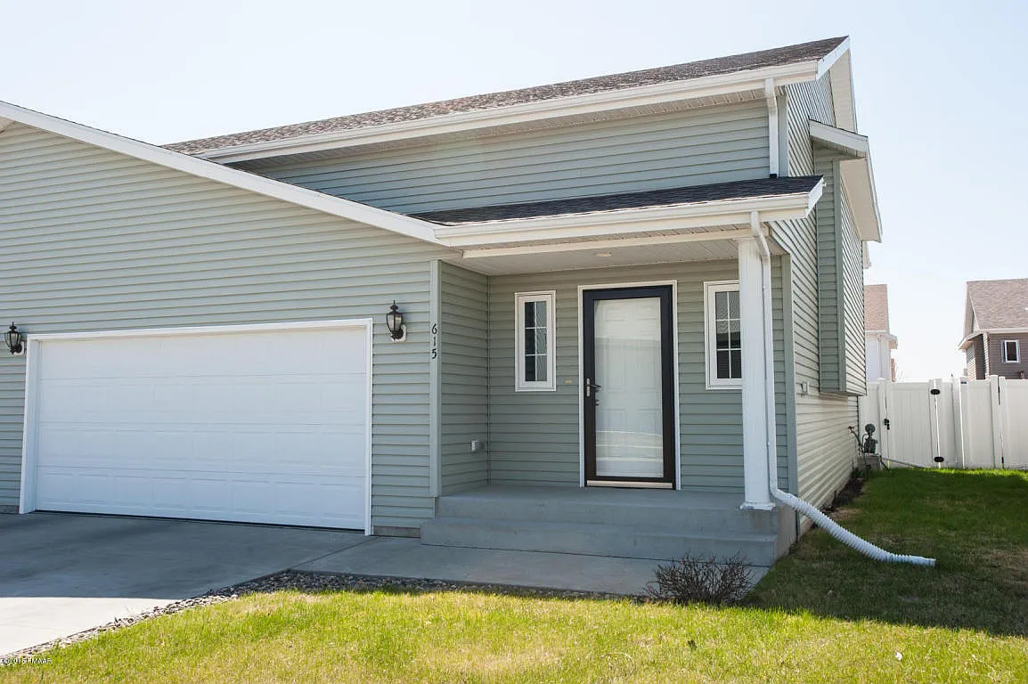 615 13 1/2 Ave E photo 1