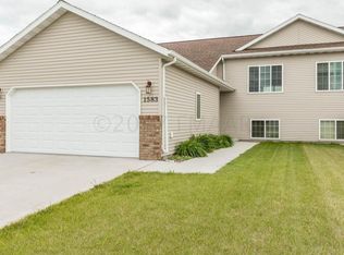 1583 34th Ave S, Moorhead, MN 56560