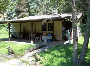 989 Valley Dr, Pittsburgh, PA