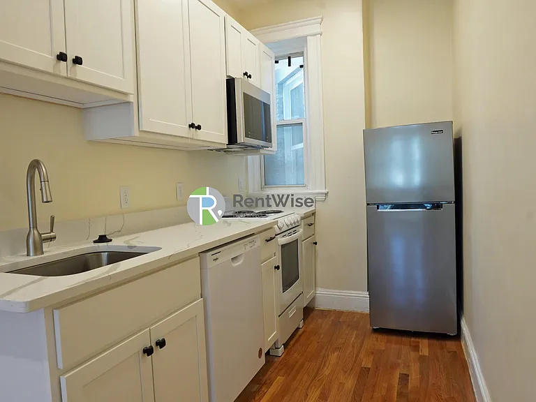 1844 Commonwealth ave — Photo 6