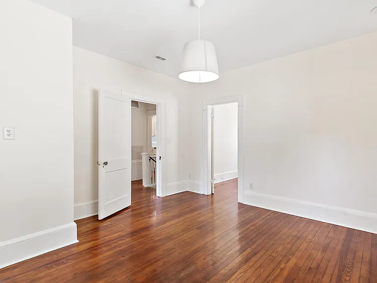 2333 College St #2 — Photo 29