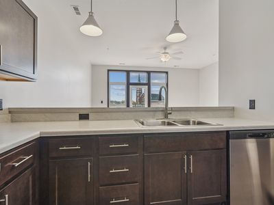 120 Twin Steeples Cir NE Unit 214, Dyersville, IA, 52040