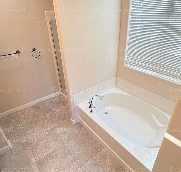 8905 Cadbury Dr — Photo 37