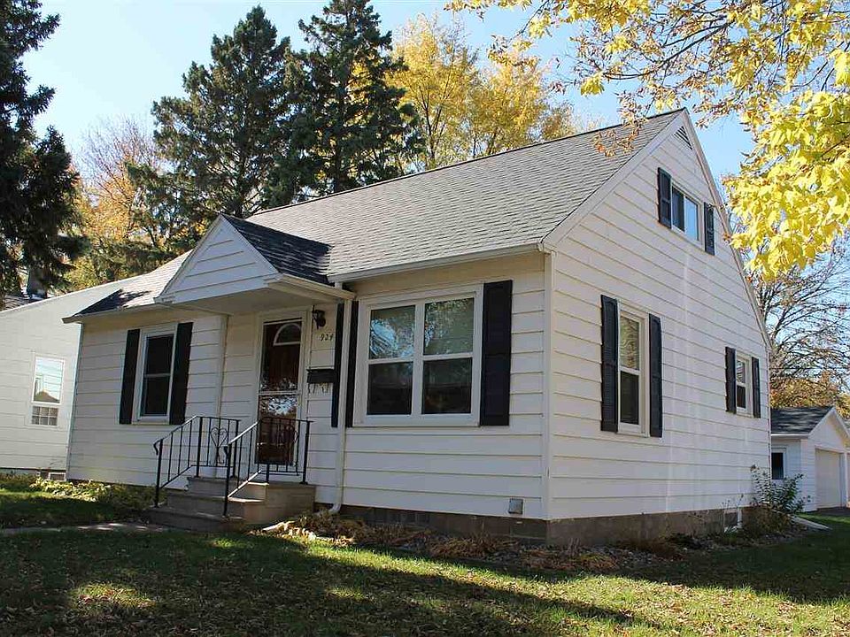 1st image of 924 N 9th Ave