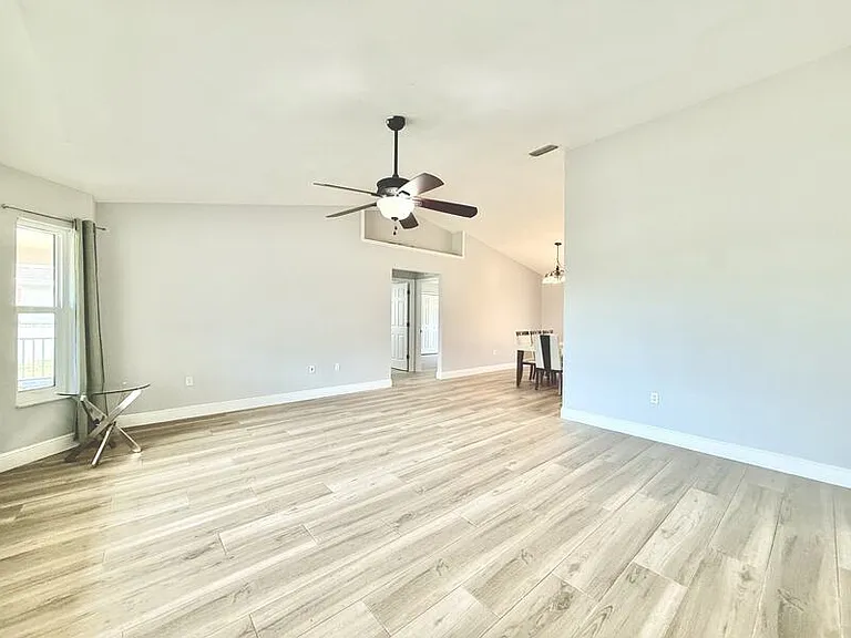 22148 Lockport Ave — Photo 25